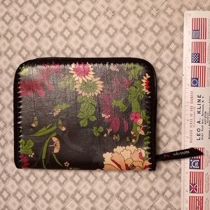 "SAKROOTS" TABLET/E-READER CASE